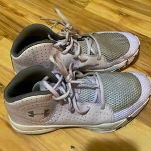 Under Armor light purple basketball shoes